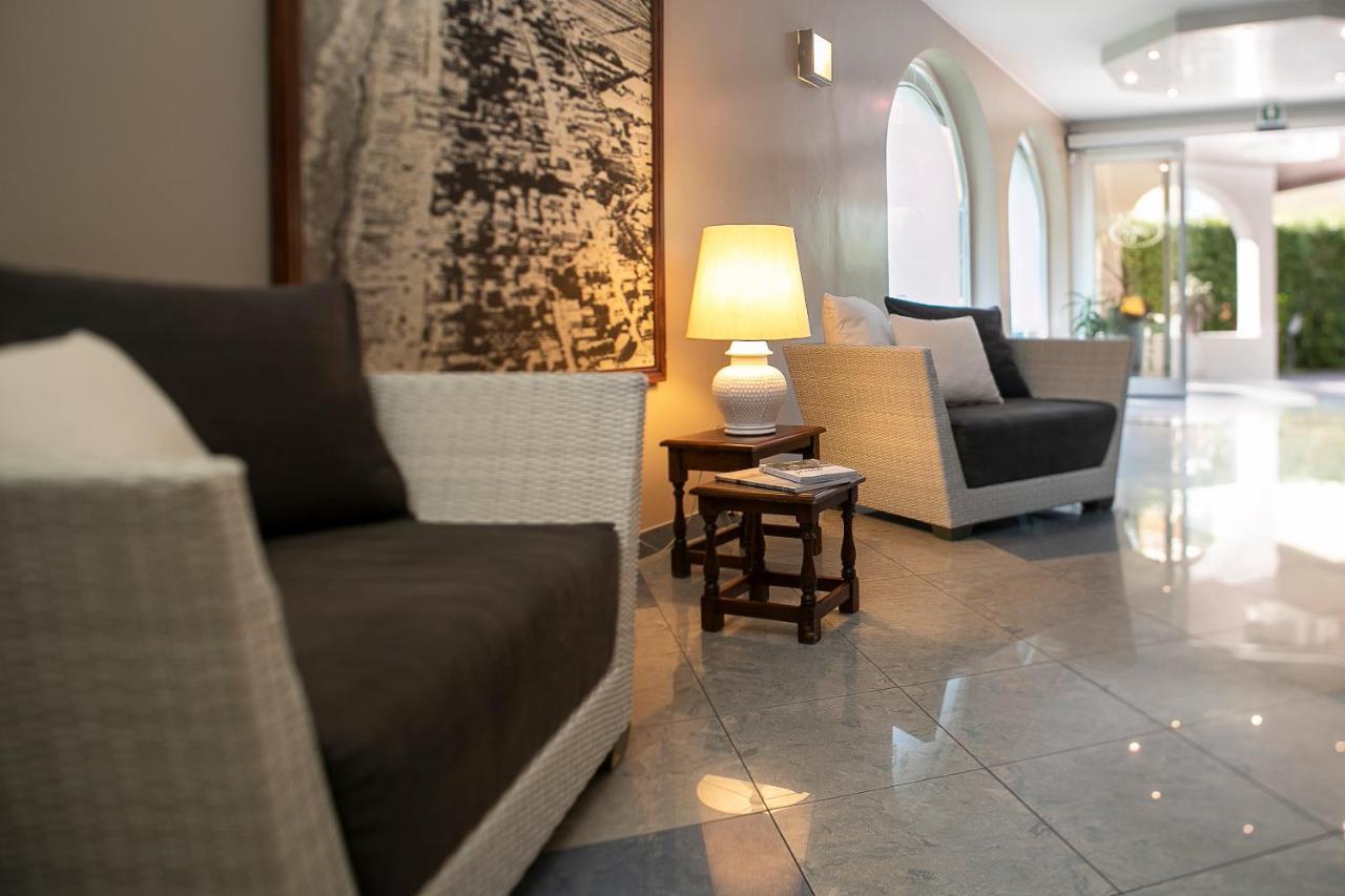 Park Hotel Ermitage Resort & Spa リド・ディ・イエゾロ エクステリア 写真